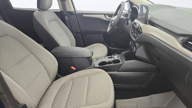 Used 2020 Ford Escape SE FWD image 22