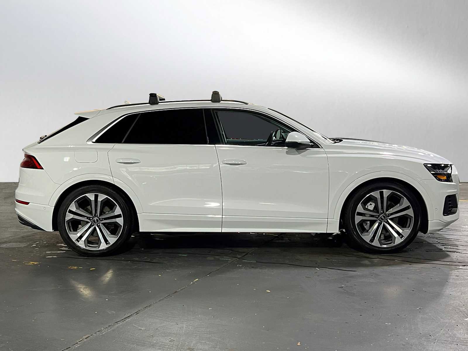 Used 2022 Audi Q8 Prestige image 2