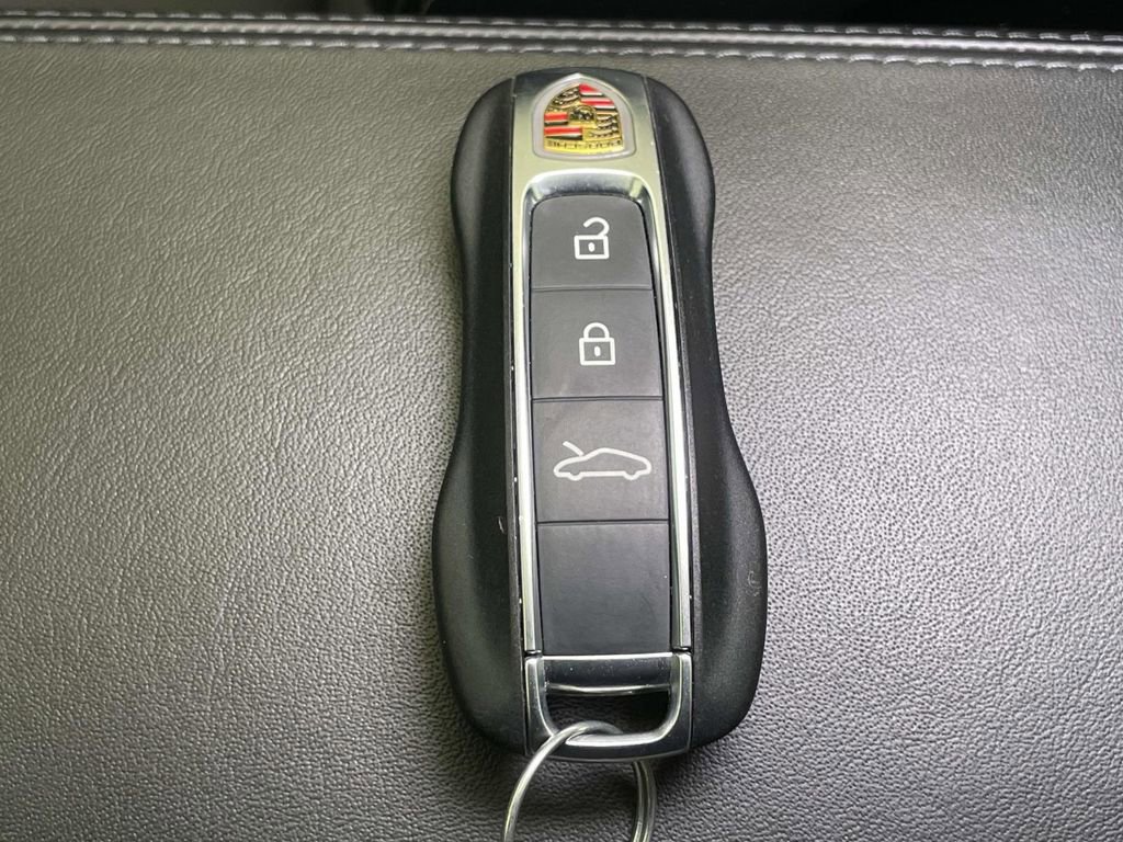 Certified 2022 Porsche 911 Targa 4S image 41