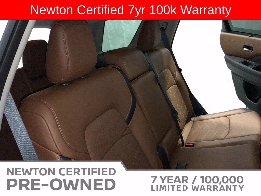 Used 2025 Nissan Pathfinder Platinum w/ Cargo Package FWD image 22