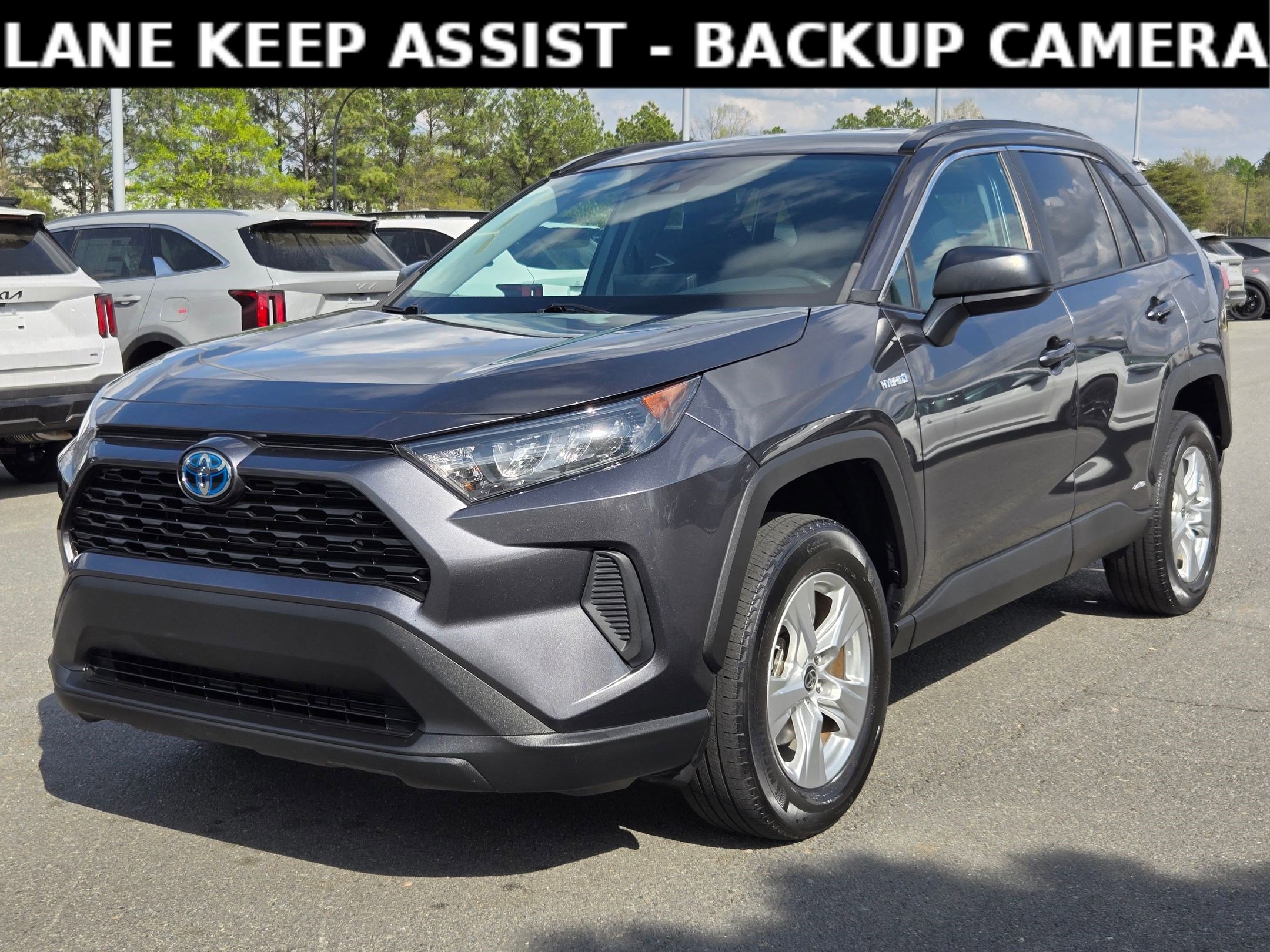 Used 2021 Toyota RAV4 LE image 3