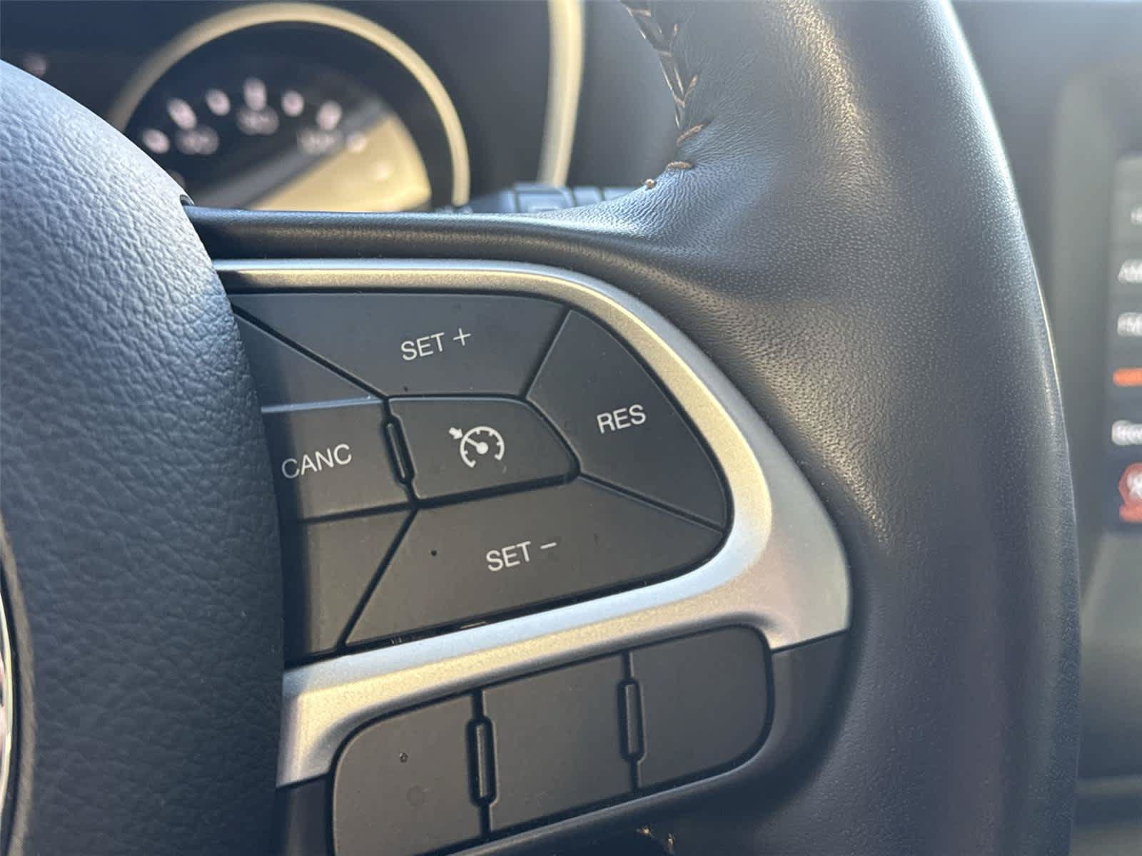 Used 2019 Jeep Compass Latitude w/ Cold Weather Group AWD/4WD image 24