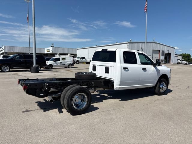 New 2026 RAM 3500 Tradesman w/ Chrome Appearance Group A AWD/4WD image 4