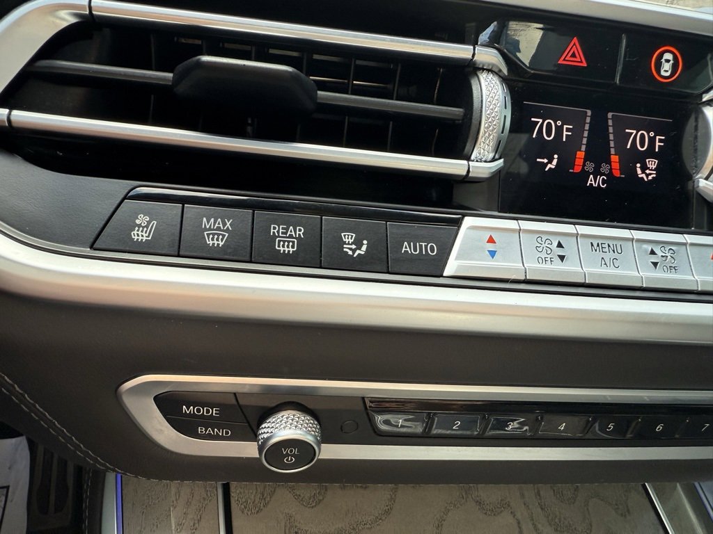 Used 2021 BMW X5 M w/ Executive Package image 22