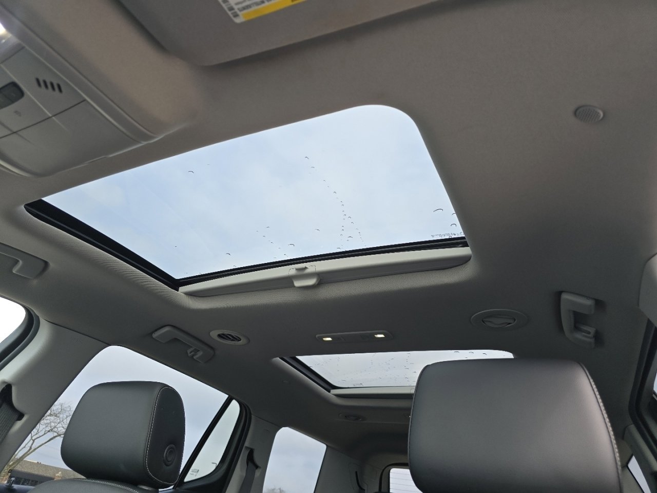 Used 2019 GMC Acadia SLT w/ LPO, Floor Liner Package image 3