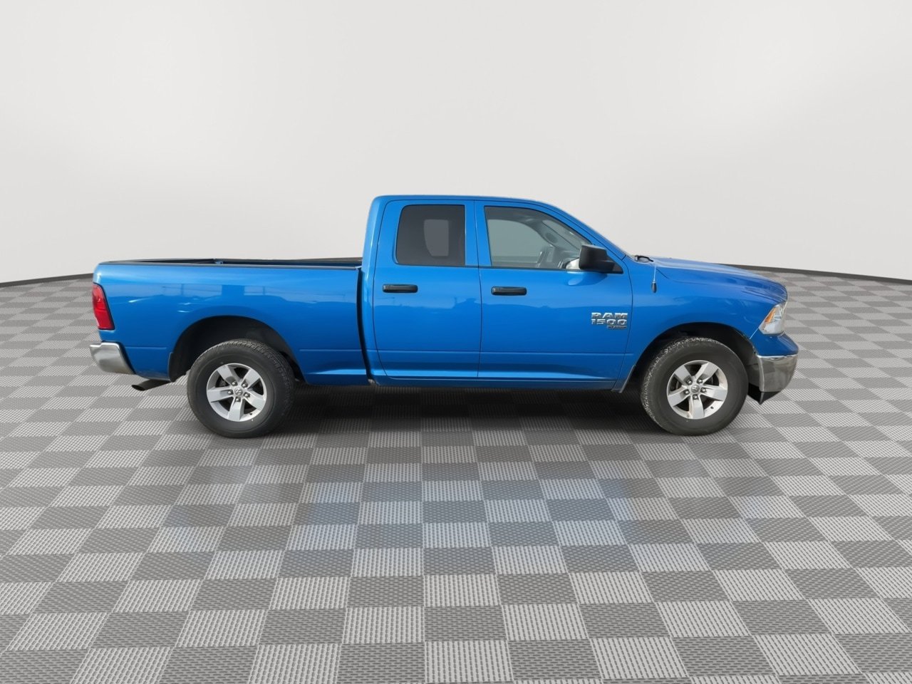 Used 2024 RAM 1500 Classic SLT AWD/4WD image 9