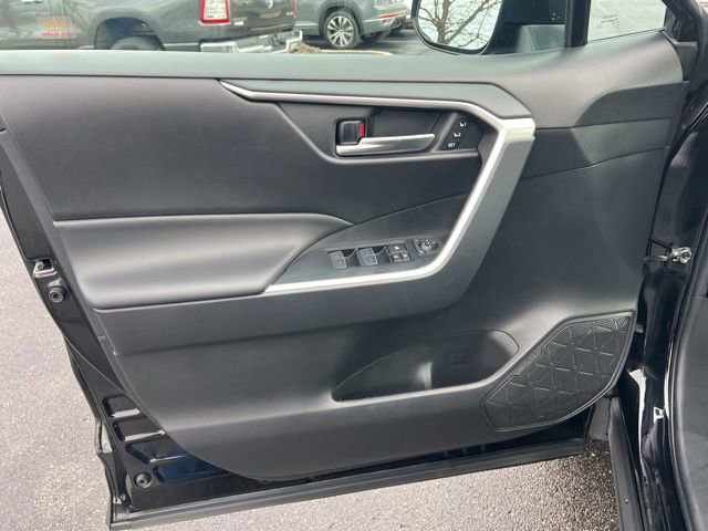 Used 2023 Toyota RAV4 XLE Premium image 25