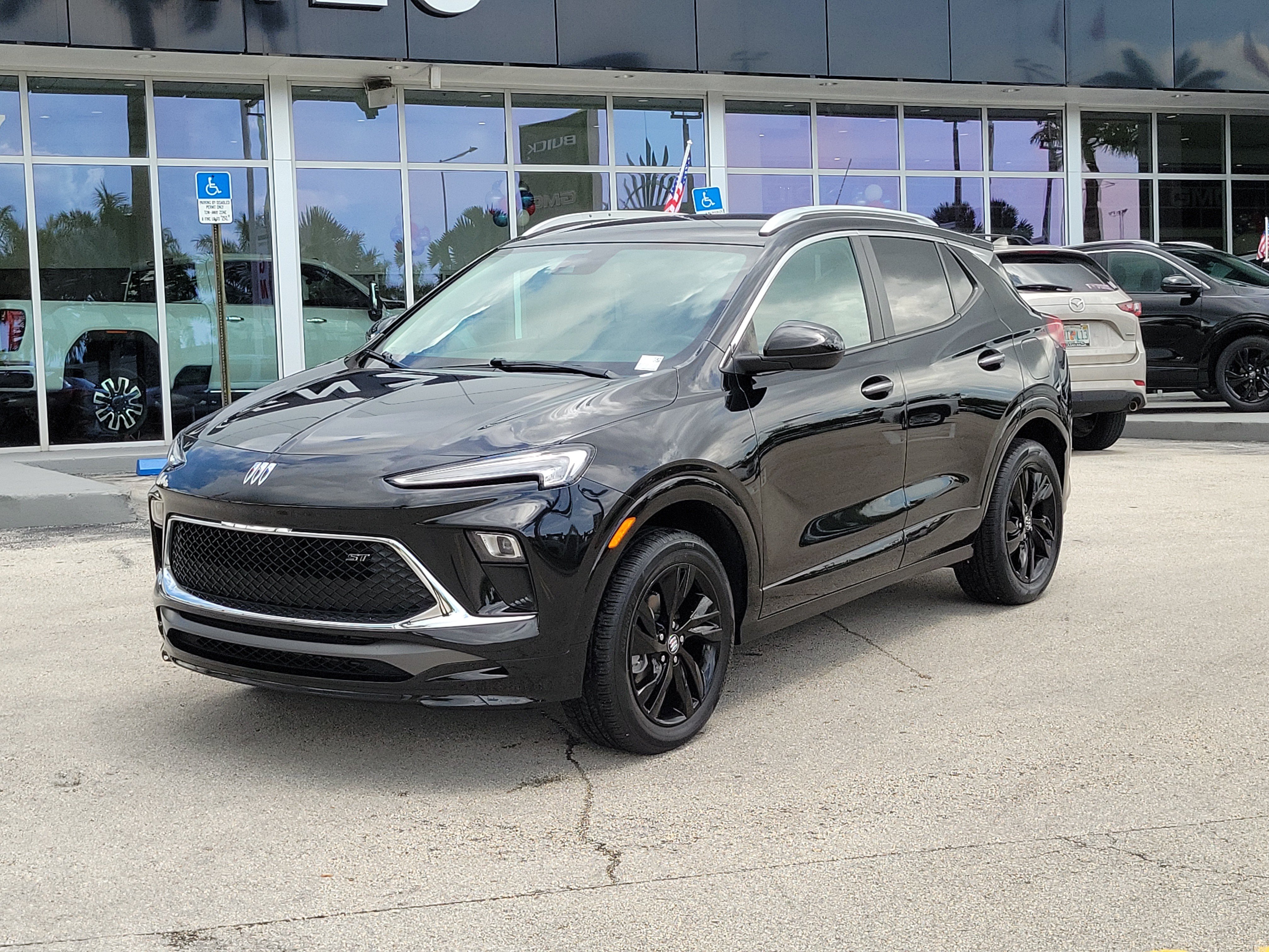 Used 2024 Buick Encore GX Sport Touring AWD/4WD image 1