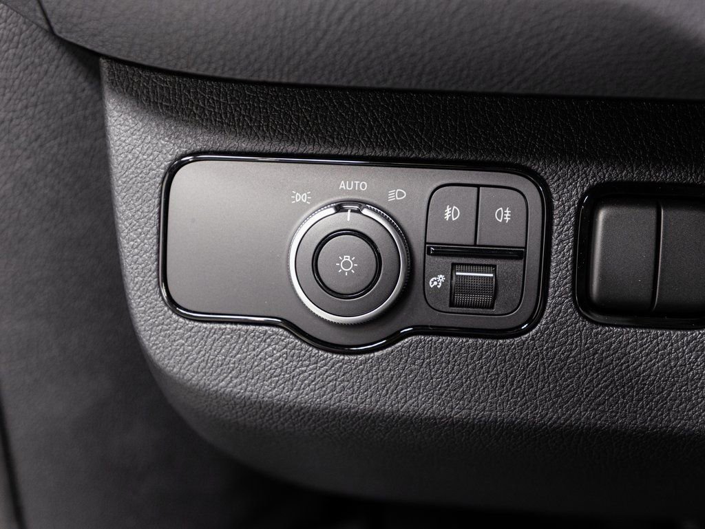 Used 2025 Mercedes-Benz Sprinter 2500 image 9