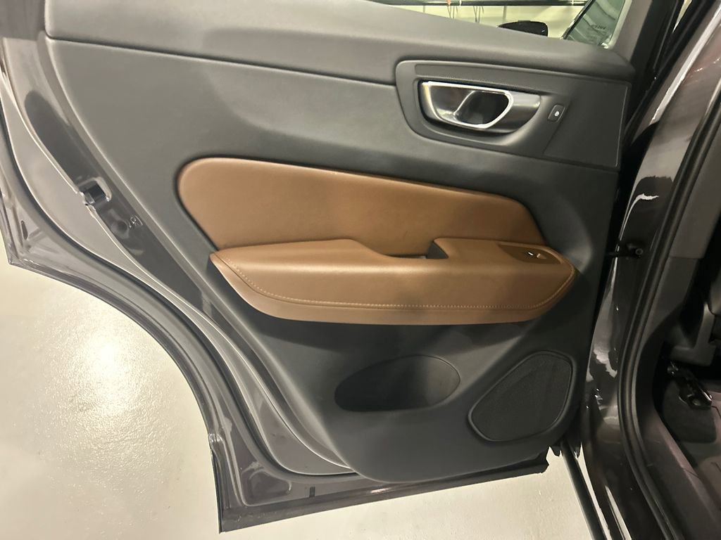 Certified 2023 Volvo XC60 T8 Plus w/ Climate Package image 23