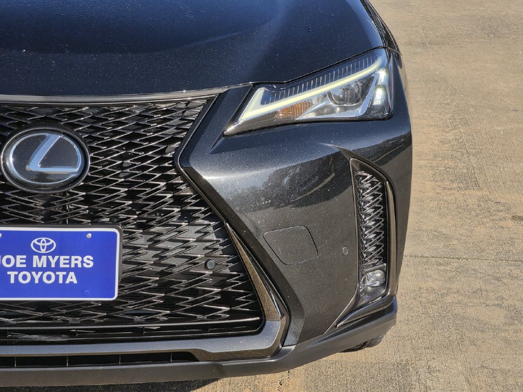 Used 2022 Lexus UX 200 F Sport w/ F Sport Premium Package FWD image 4