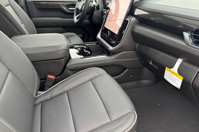 New 2026 GMC Yukon XL Elevation w/ Elevation Premium Package AWD/4WD image 20