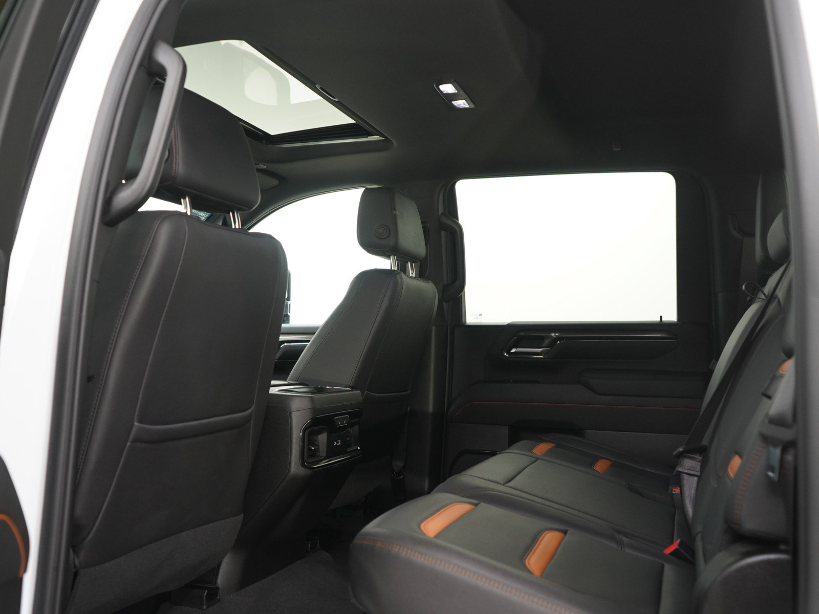 Used 2024 GMC Sierra 2500 AT4 w/ AT4 Preferred Package AWD/4WD image 15