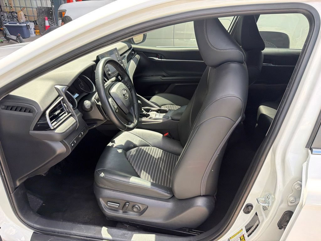 Used 2023 Toyota Camry SE FWD image 2