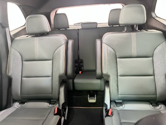 Used 2025 GMC Acadia AT4 w/ Luxury Package AWD/4WD image 27