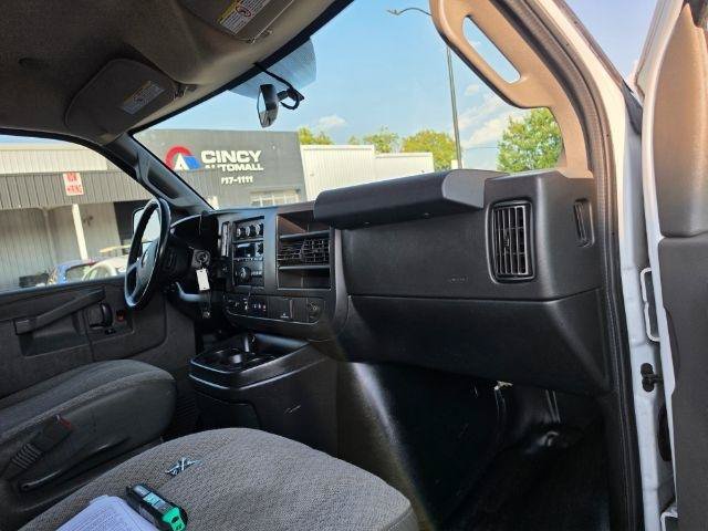 Used 2020 Chevrolet Express 2500 w/ Driver Convenience Package RWD image 9