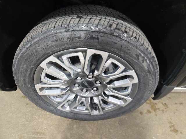 Used 2024 GMC Sierra 1500 Denali Ultimate AWD/4WD image 11