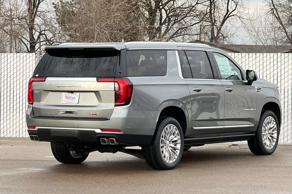 New 2026 GMC Yukon XL Denali w/ Sun & Power Step Package AWD/4WD image 4