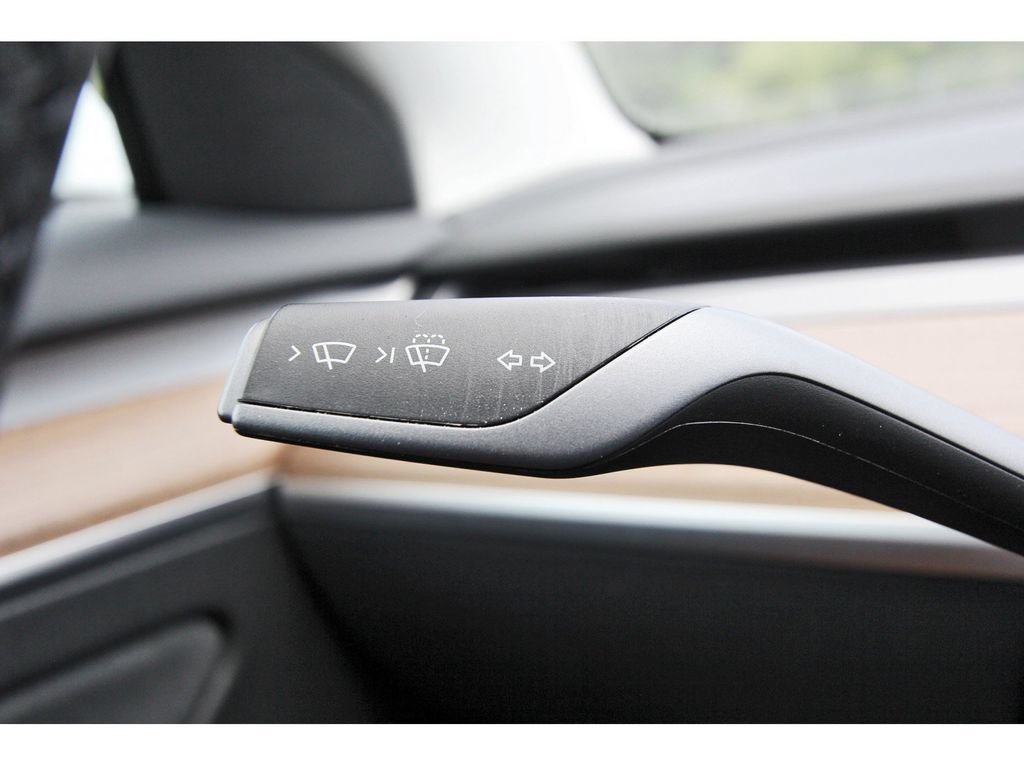 Used 2023 Tesla Model 3 Standard Range RWD image 19