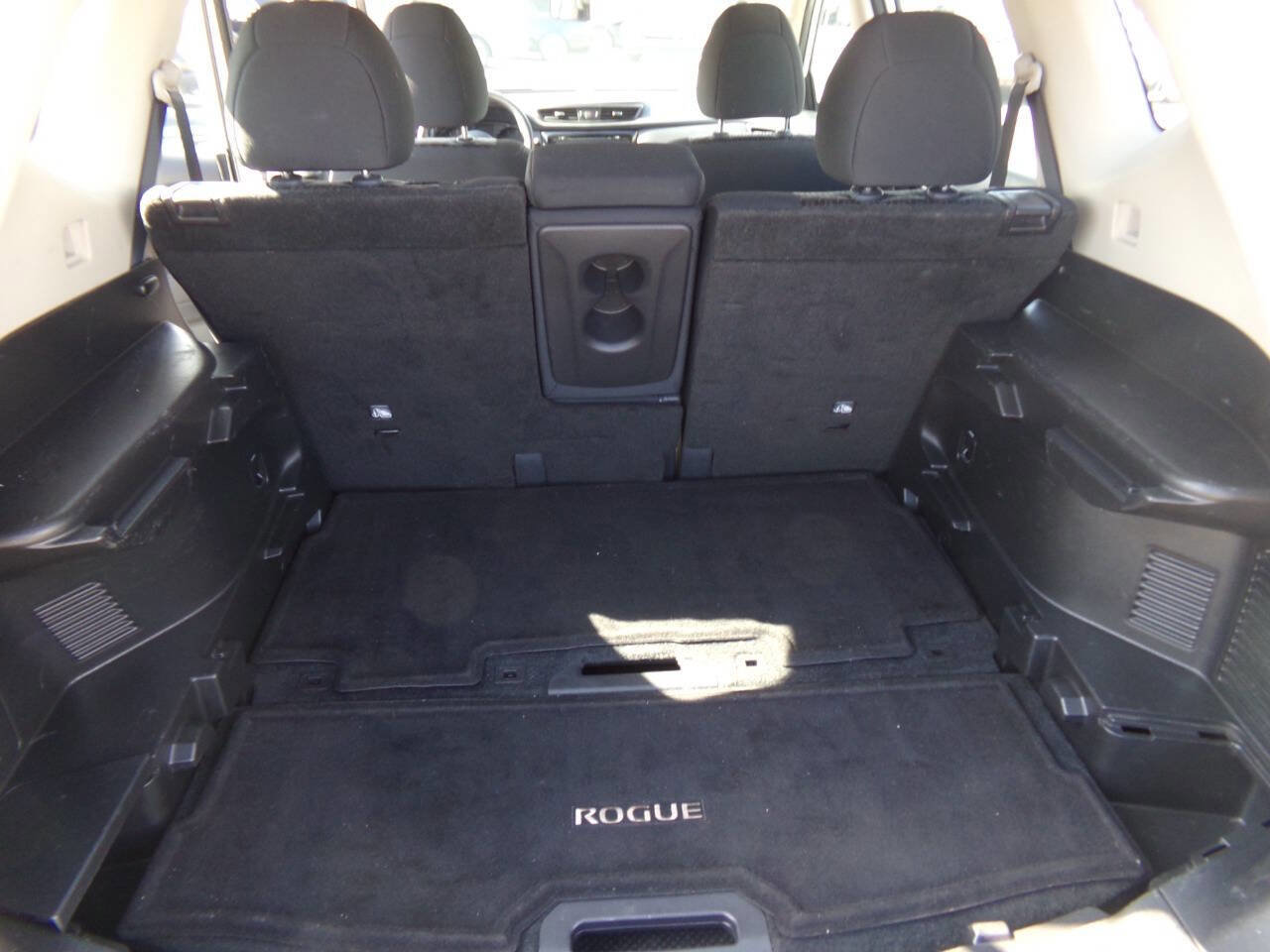 Used 2017 Nissan Rogue S image 14