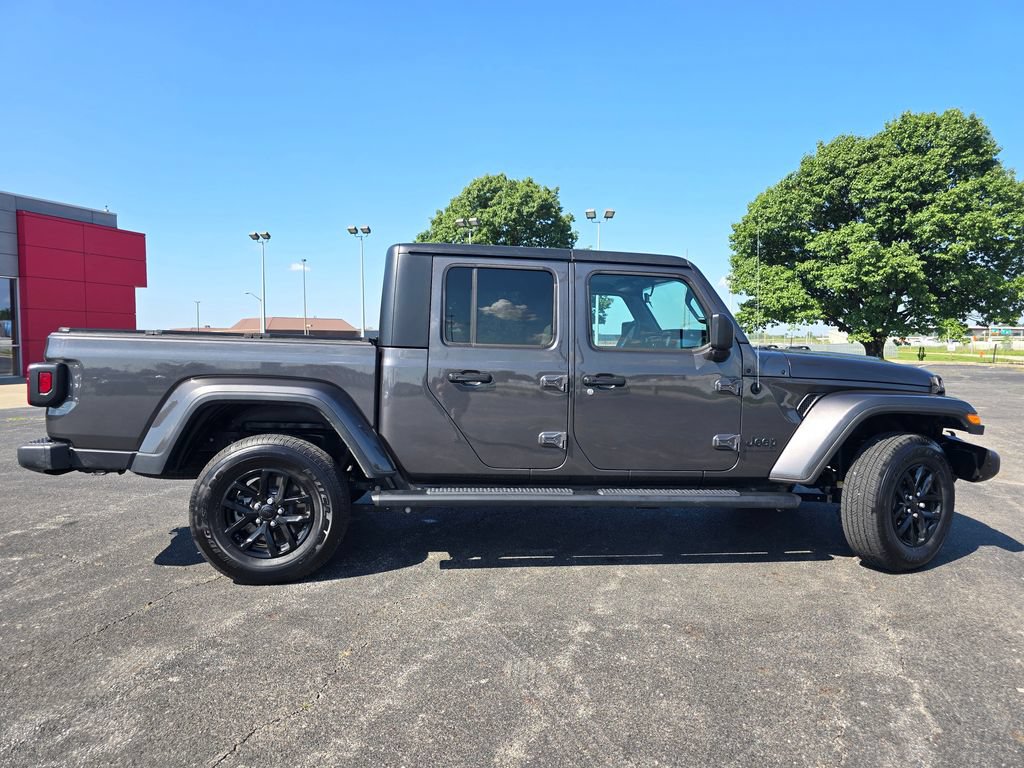 Used 2023 Jeep Gladiator Sport AWD/4WD image 15