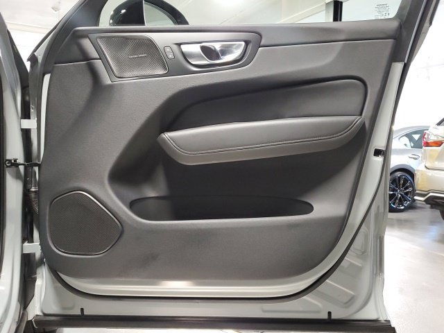 Used 2025 Volvo XC60 B5 Plus w/ Protection Package Premier AWD/4WD image 29