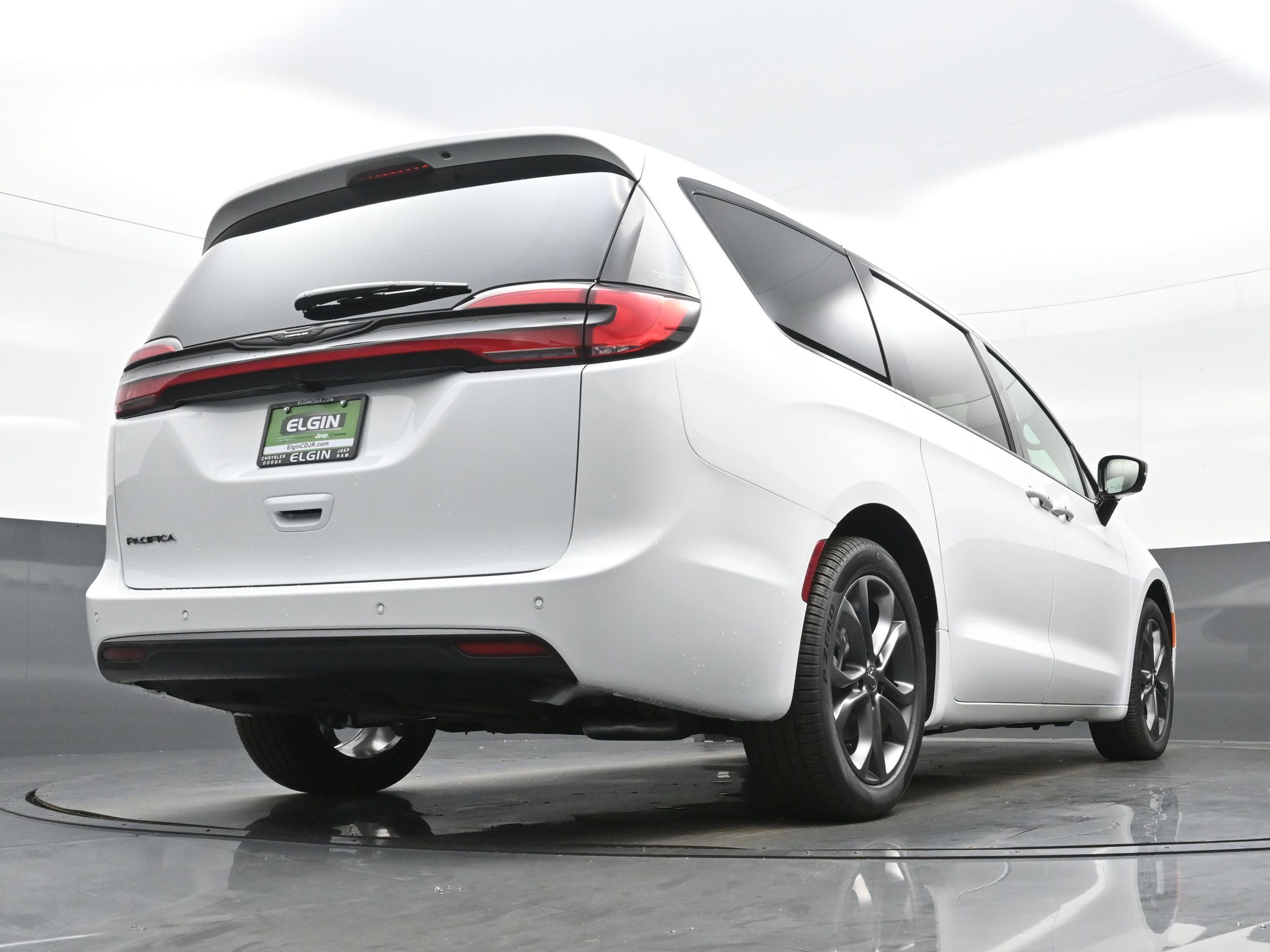 New 2026 Chrysler Pacifica Select image 16