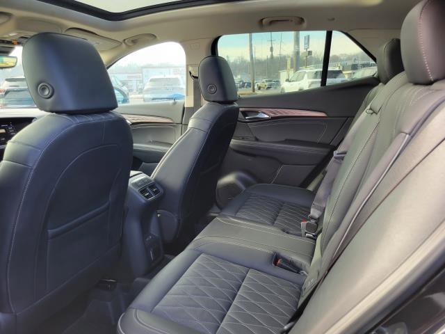 Used 2023 Buick Envision Avenir image 24