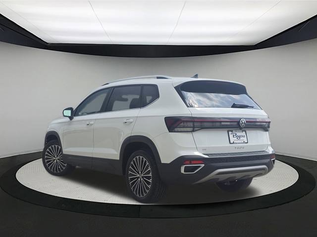 New 2025 Volkswagen Taos SE image 5