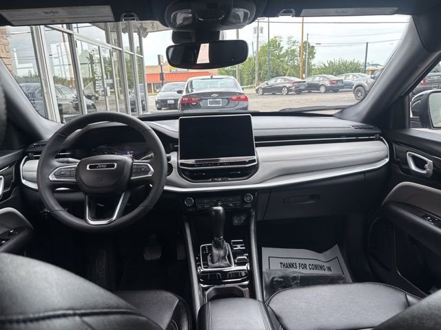 Used 2025 Jeep Compass Limited AWD/4WD image 7
