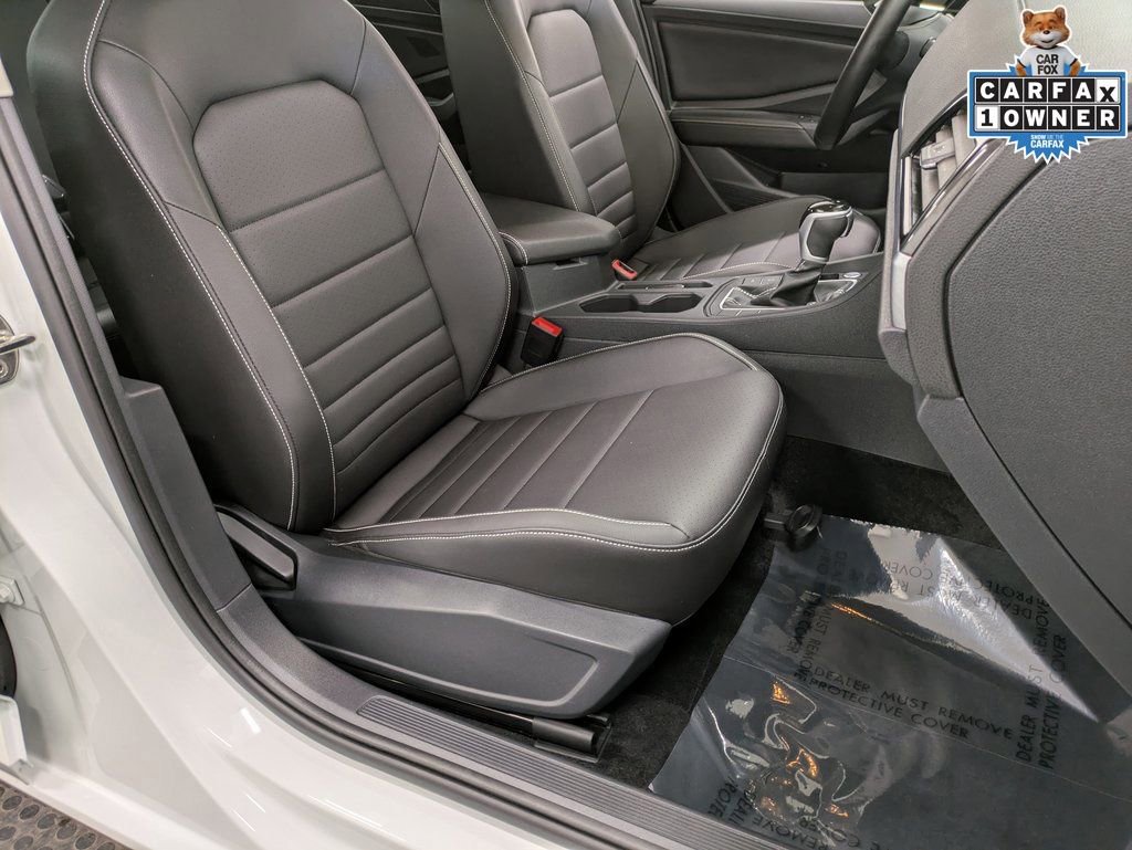 Used 2024 Volkswagen Jetta SE w/ Black Wheel Package image 30