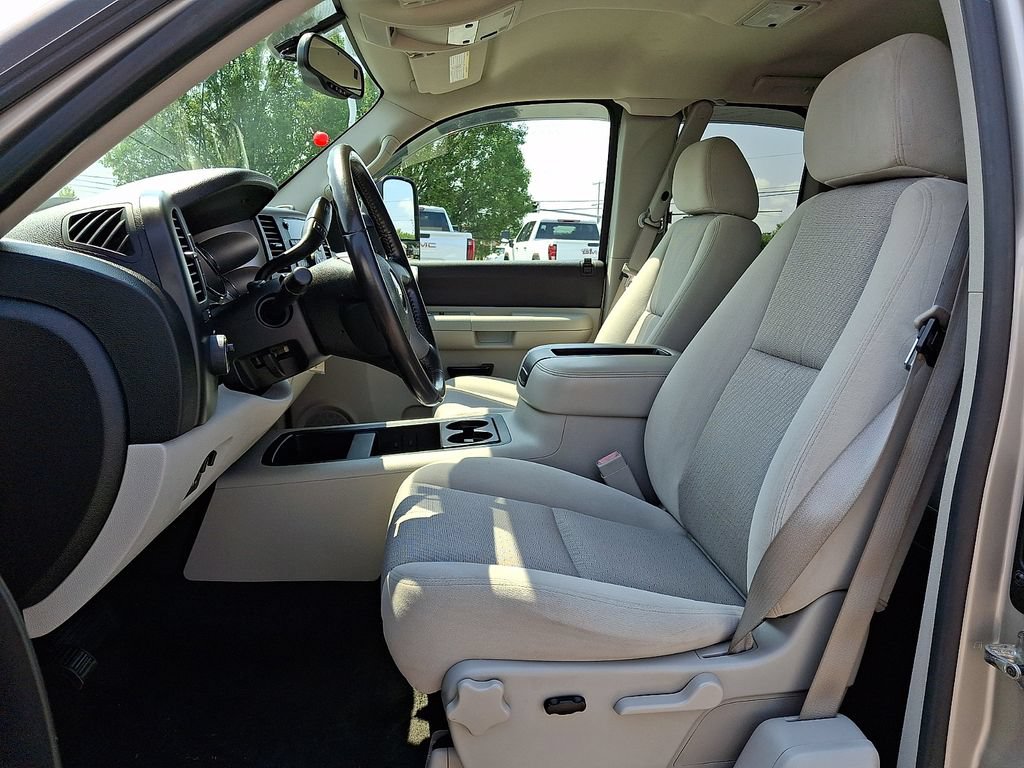 Used 2008 Chevrolet Silverado 2500 LT AWD/4WD image 13