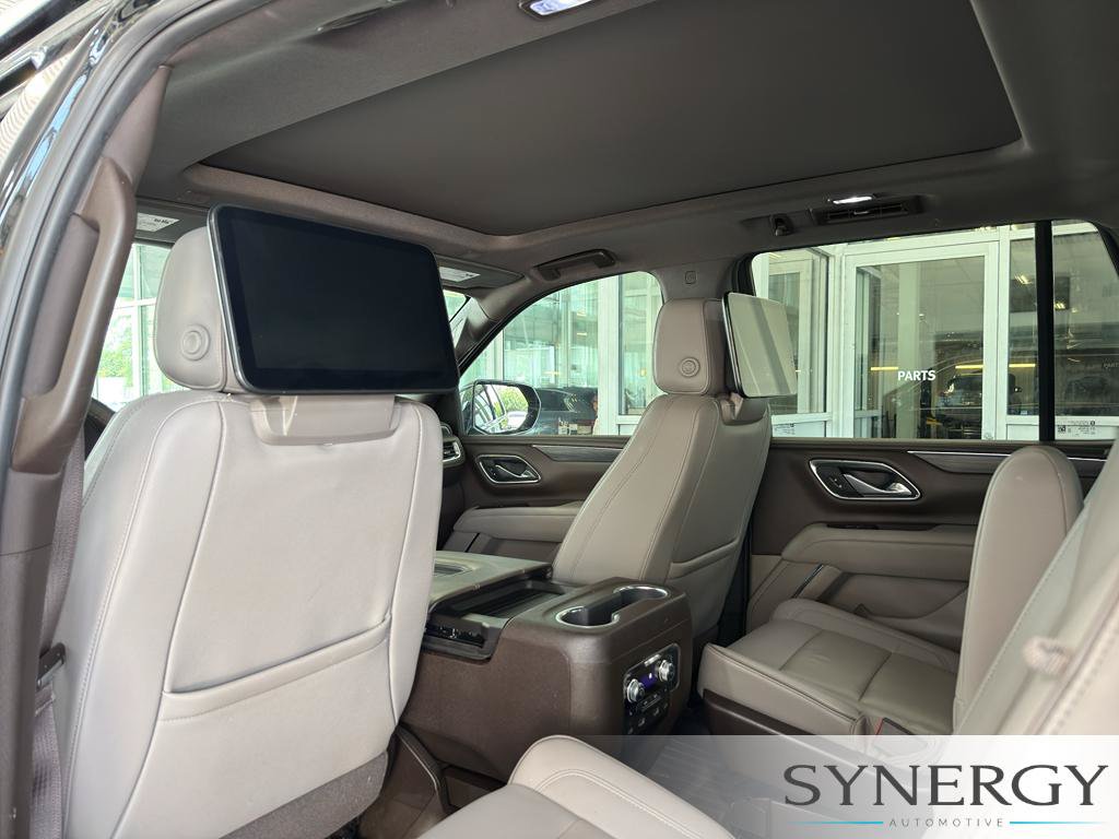 Used 2023 GMC Yukon SLT w/ SLT Premium Package RWD image 30