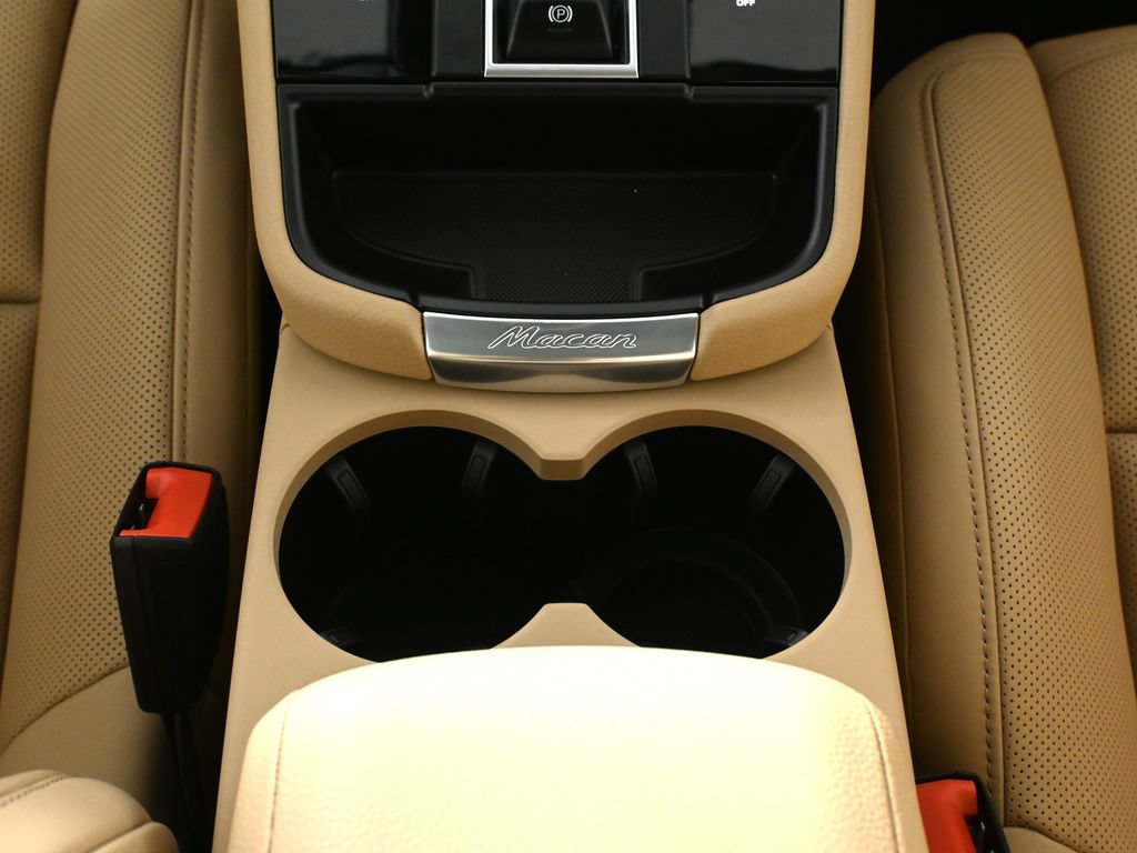 New 2026 Porsche Macan AWD/4WD image 27