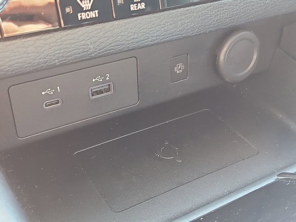 Used 2024 Mitsubishi Outlander SE Black Edition image 25