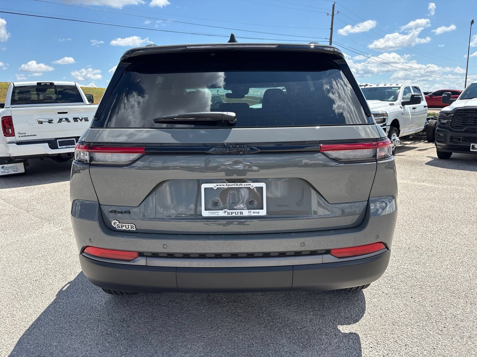 New 2027 Jeep Grand Cherokee Altitude AWD/4WD image 5