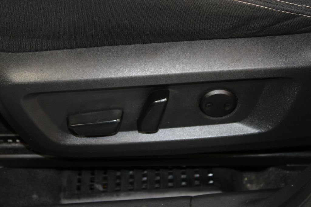 Used 2022 Nissan Rogue SV image 16