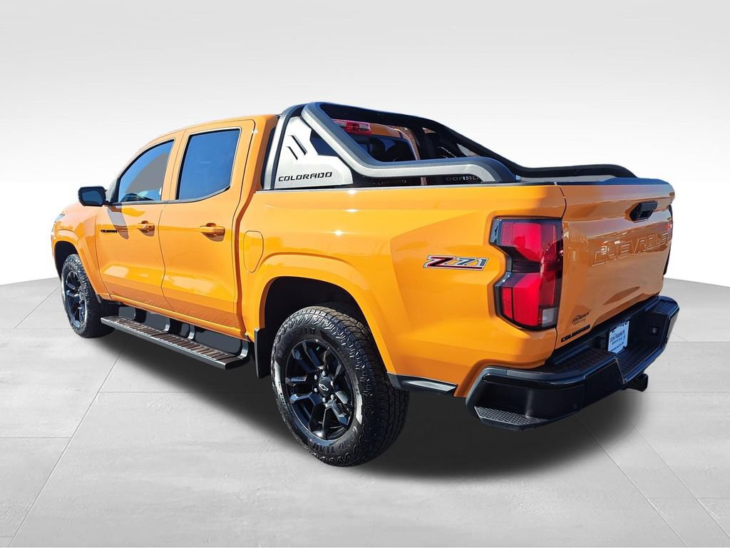 Used 2025 Chevrolet Colorado Z71 w/ Midnight Edition AWD/4WD image 3