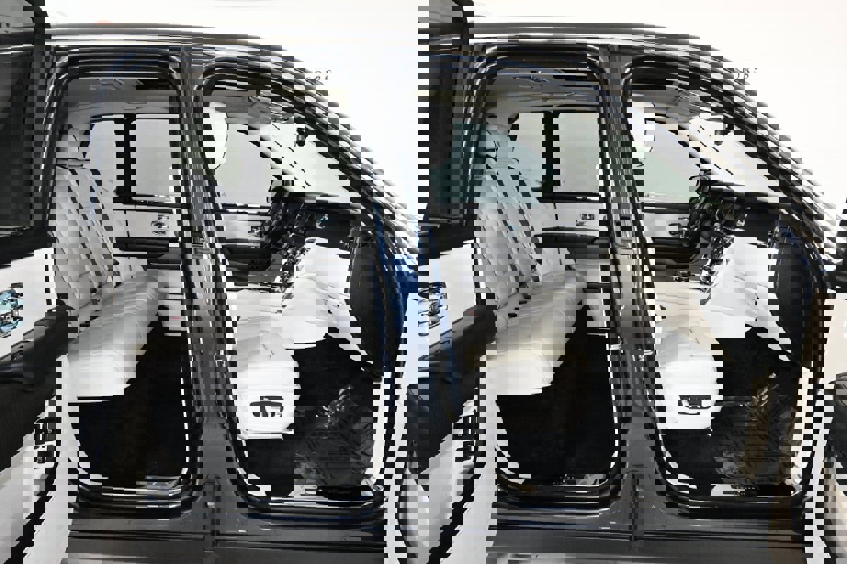 Used 2019 Rolls-Royce Cullinan image 13