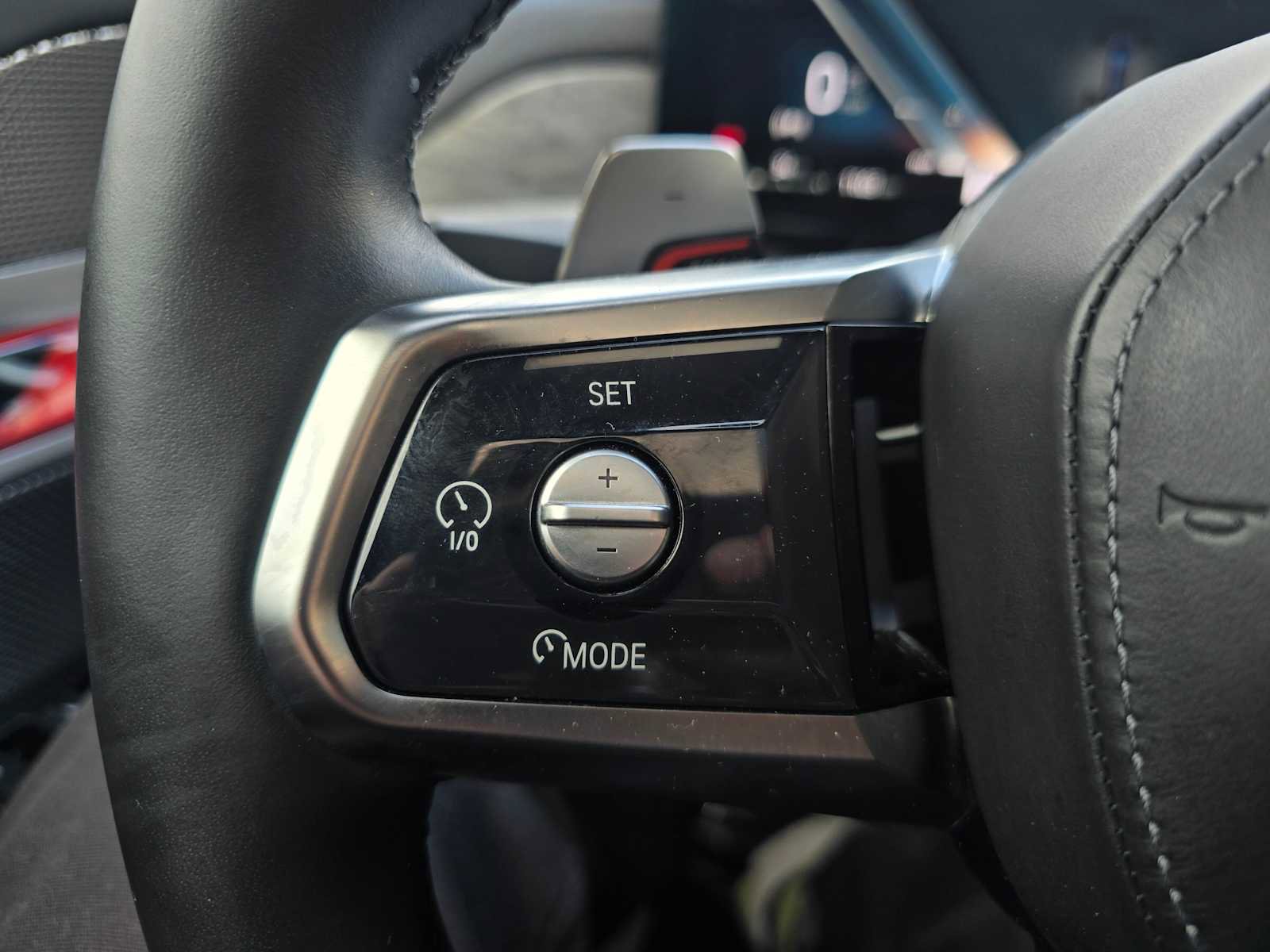 Used 2024 BMW 740i image 31