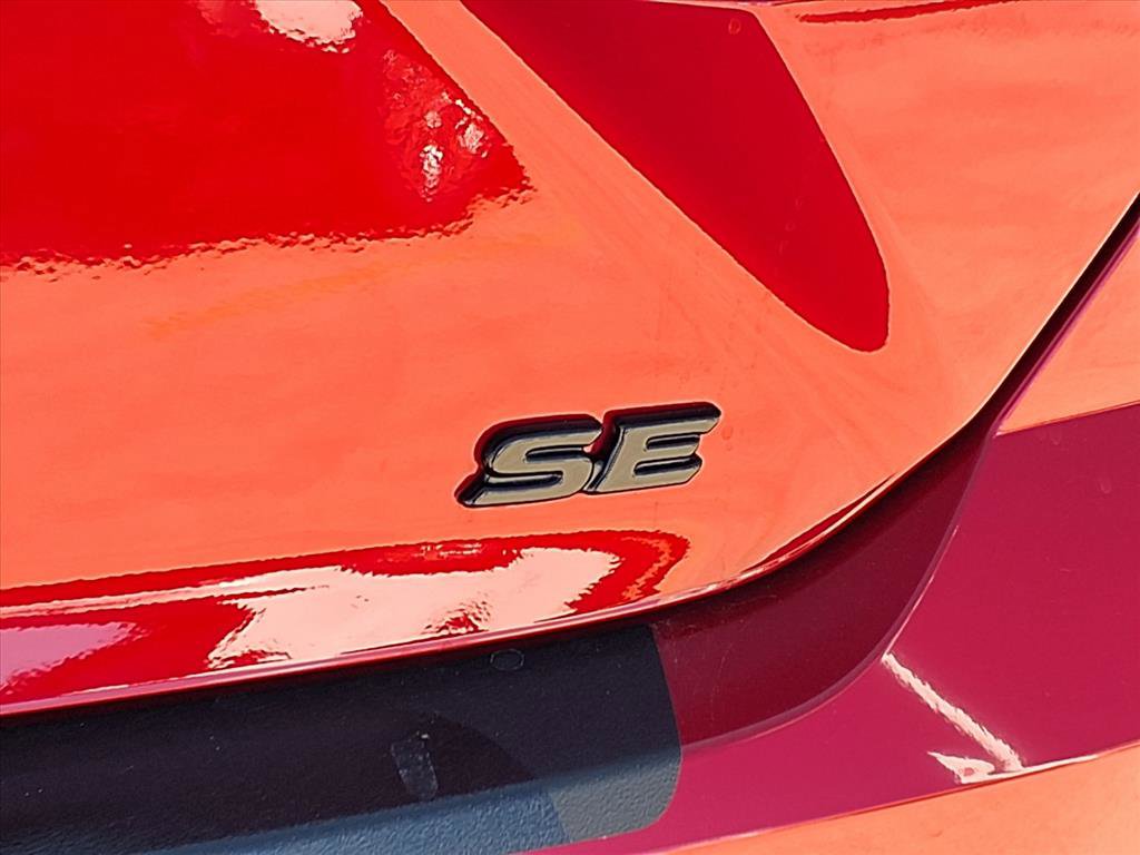 Used 2025 Toyota Camry SE image 10