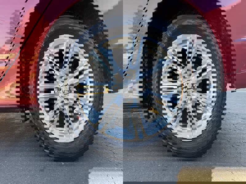 Used 2010 Honda Insight EX image 25