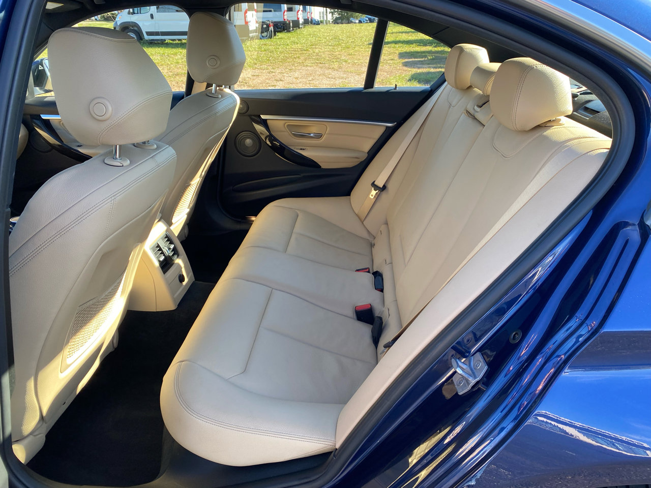 Used 2018 BMW 330i xDrive 330i xDrive SULEV Sedan w/ Premium Package image 27