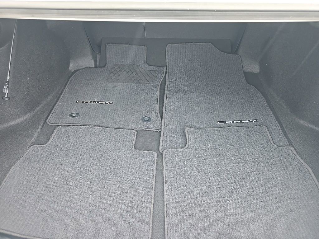 Used 2022 Toyota Camry LE image 29