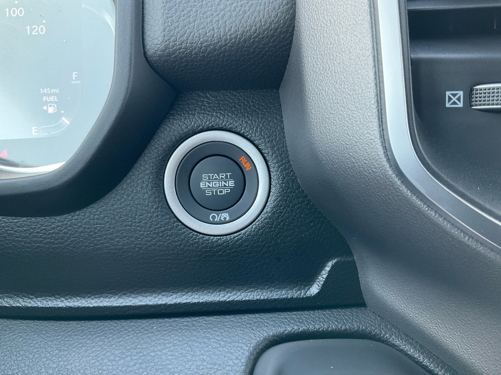 New 2026 RAM 1500 4x4 Crew Cab image 23