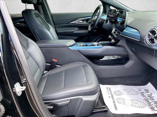 Certified 2024 Chevrolet Equinox EV LT FWD image 9