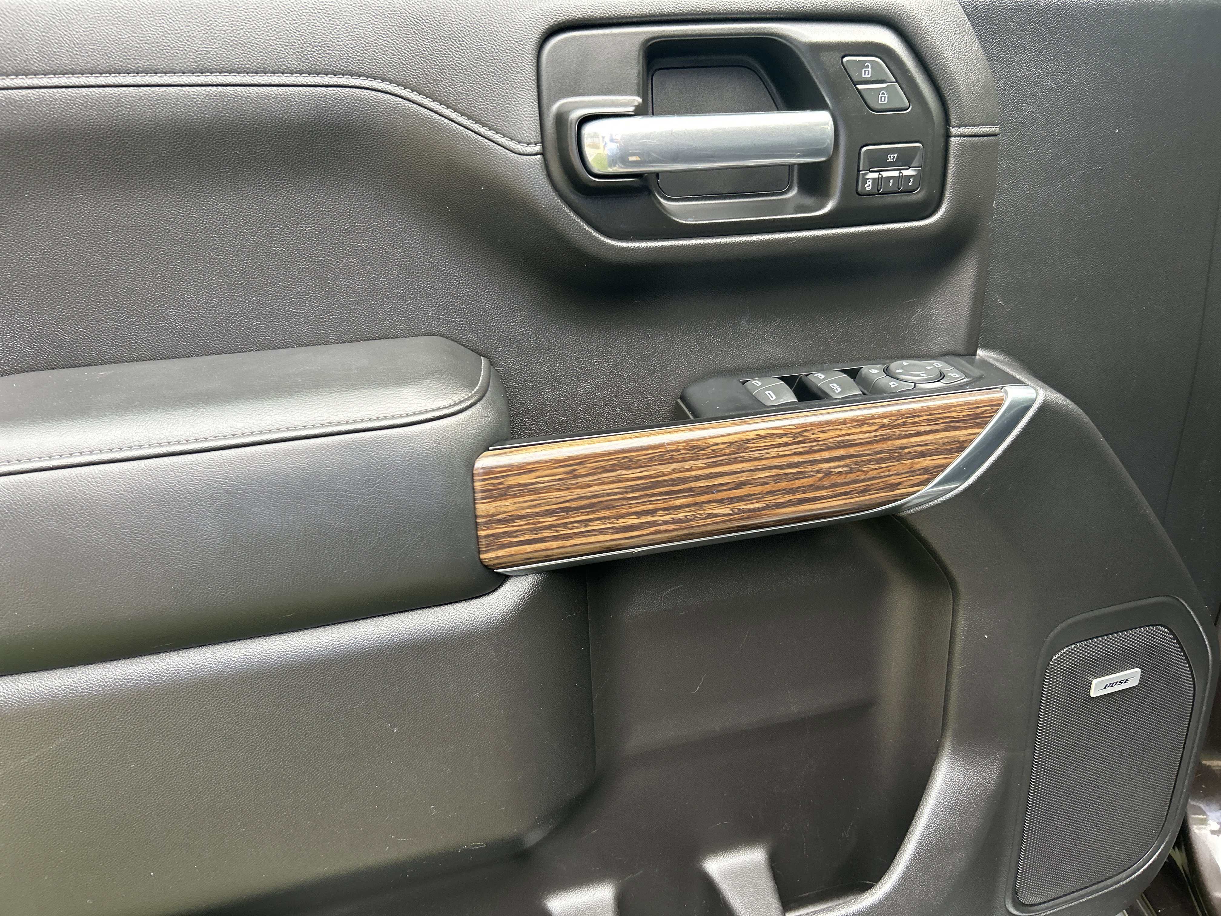 Used 2019 Chevrolet Silverado 1500 High Country w/ Technology Package image 17