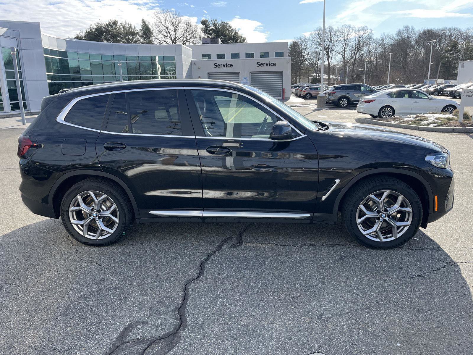 Used 2023 BMW X3 xDrive30i w/ Premium Package image 2