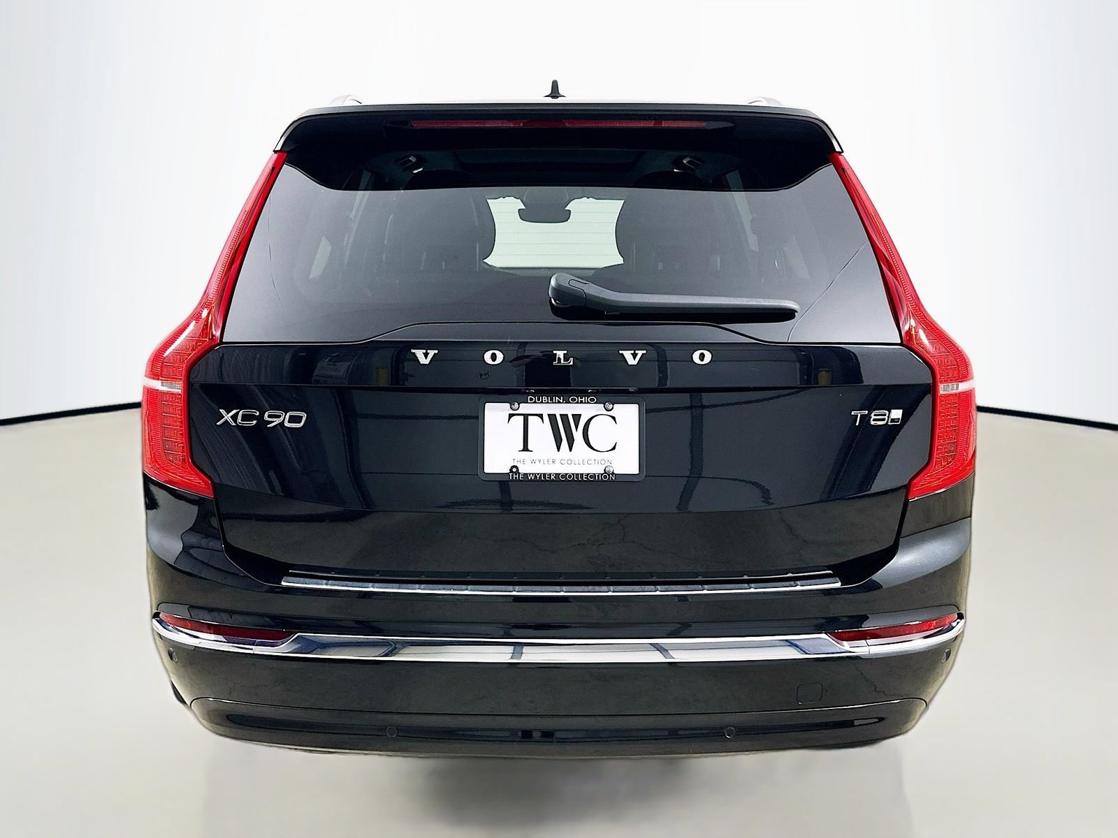 Used 2025 Volvo XC90 T8 Plus w/ Protection Package Premier AWD/4WD image 6