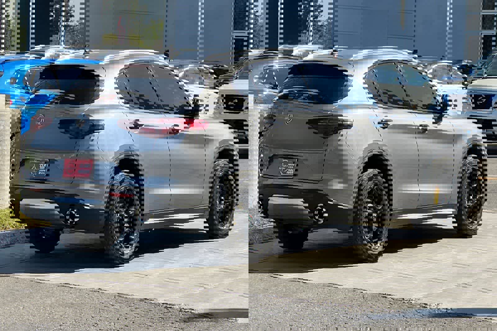 Used 2018 Alfa Romeo Stelvio image 3